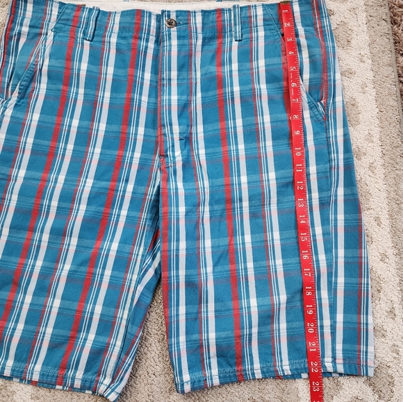 Levi's Plaid Chino Shorts--EUC - Picture 3 of 9